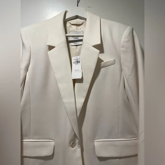 Blazer - Picture 4 of 4